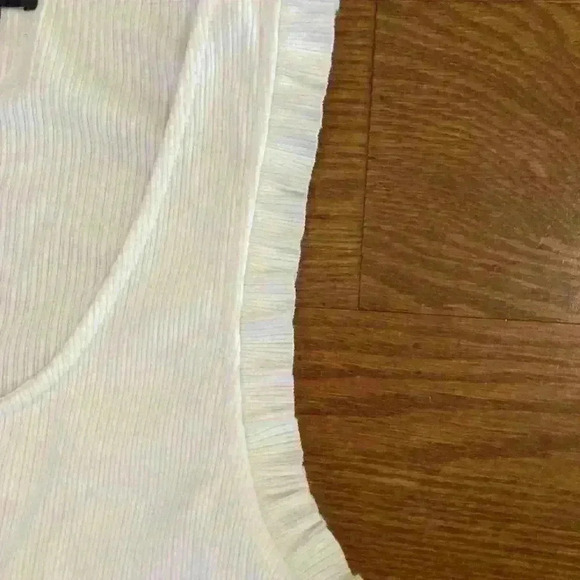 J Crew ribbed Ruffle Tank Top Fitted Stretch Feminine Style L9582 size Large - Picture 4 of 11